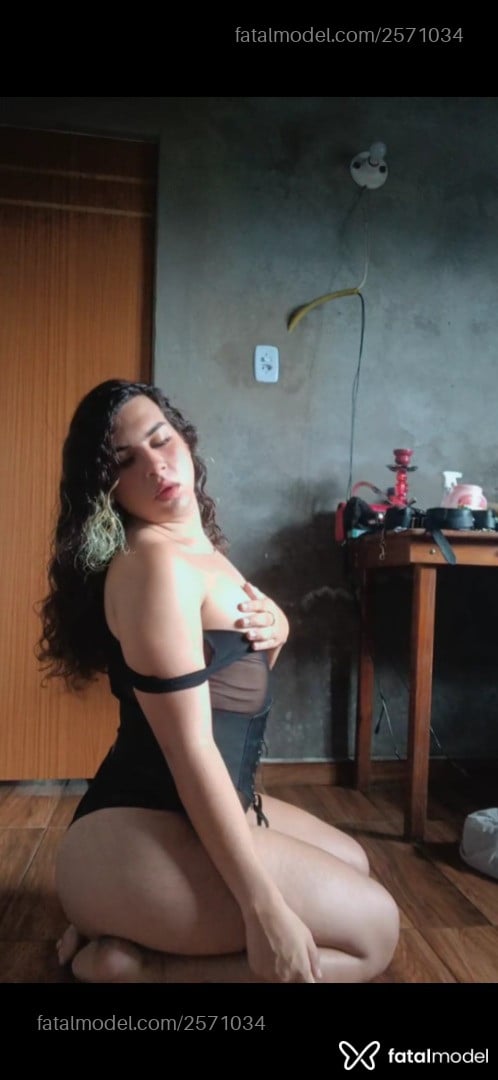 Acompanhante mulher trans com cabelo castanho de olhos castanhos em Congonhas - Bianca
