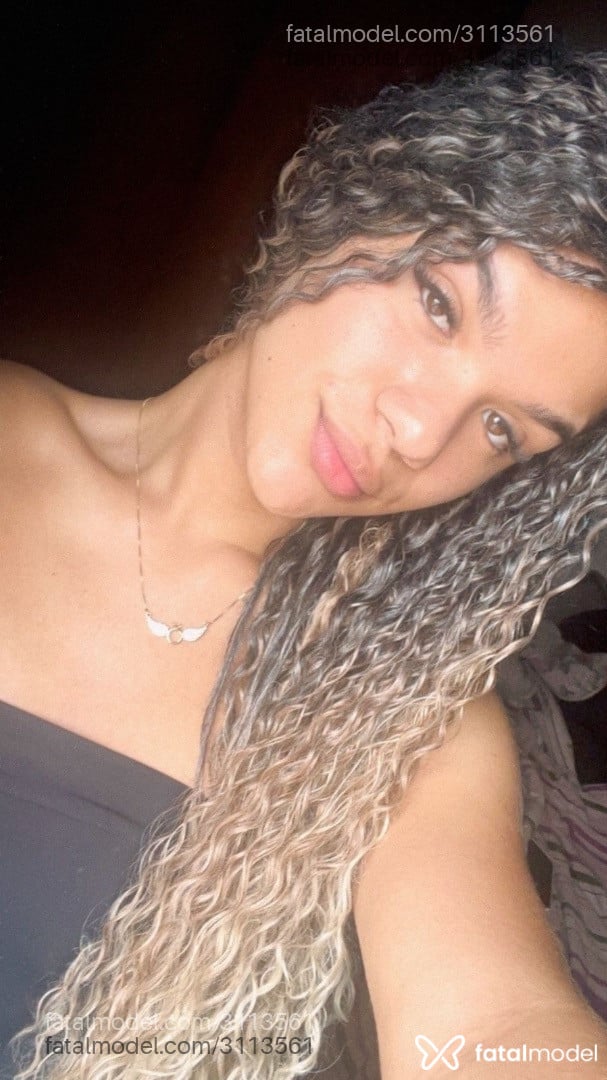Acompanhante mulher trans loira (o) de olhos castanhos em São Paulo - Mia