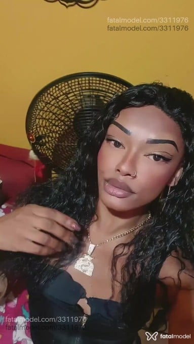 Acompanhante mulher trans morena (o) de olhos castanhos em Ourinhos - Bia Silva