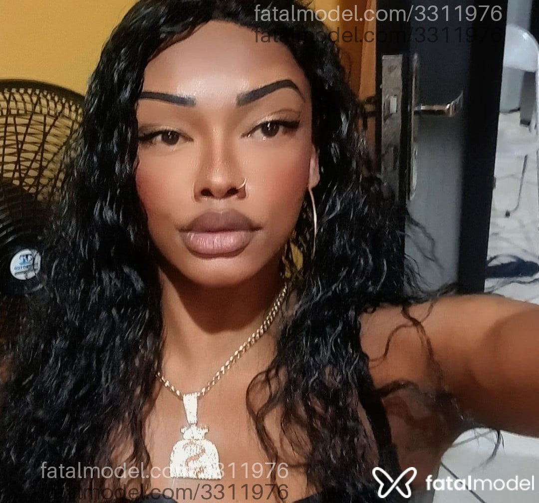 Acompanhante mulher trans morena (o) de olhos castanhos em Ourinhos - Bia Silva