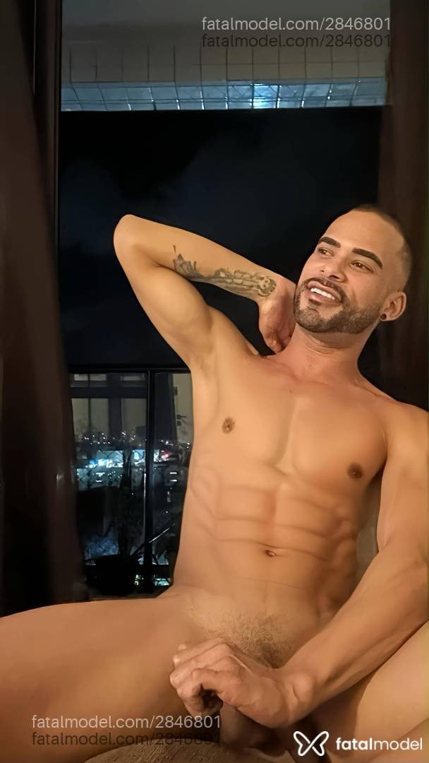 Acompanhante homem morena (o) de olhos castanhos - Gabriel