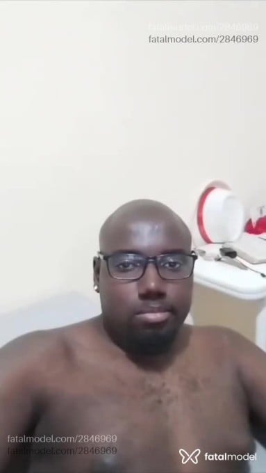 Acompanhante homem sem cabelo de olhos castanhos em São Paulo Acompanhante homem sem cabelo de olhos castanhos em São Paulo - Julio Filipe