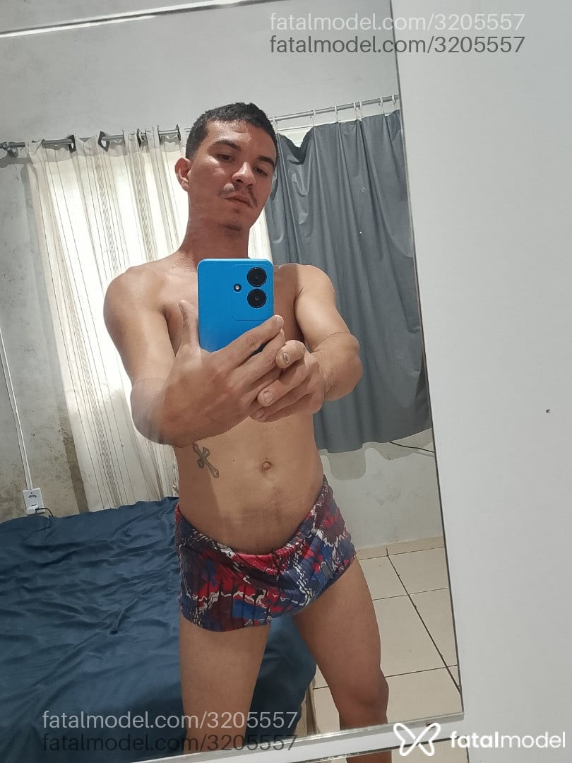 Acompanhante homem com cabelo castanho de olhos castanhos em Joinville - Rodrigo