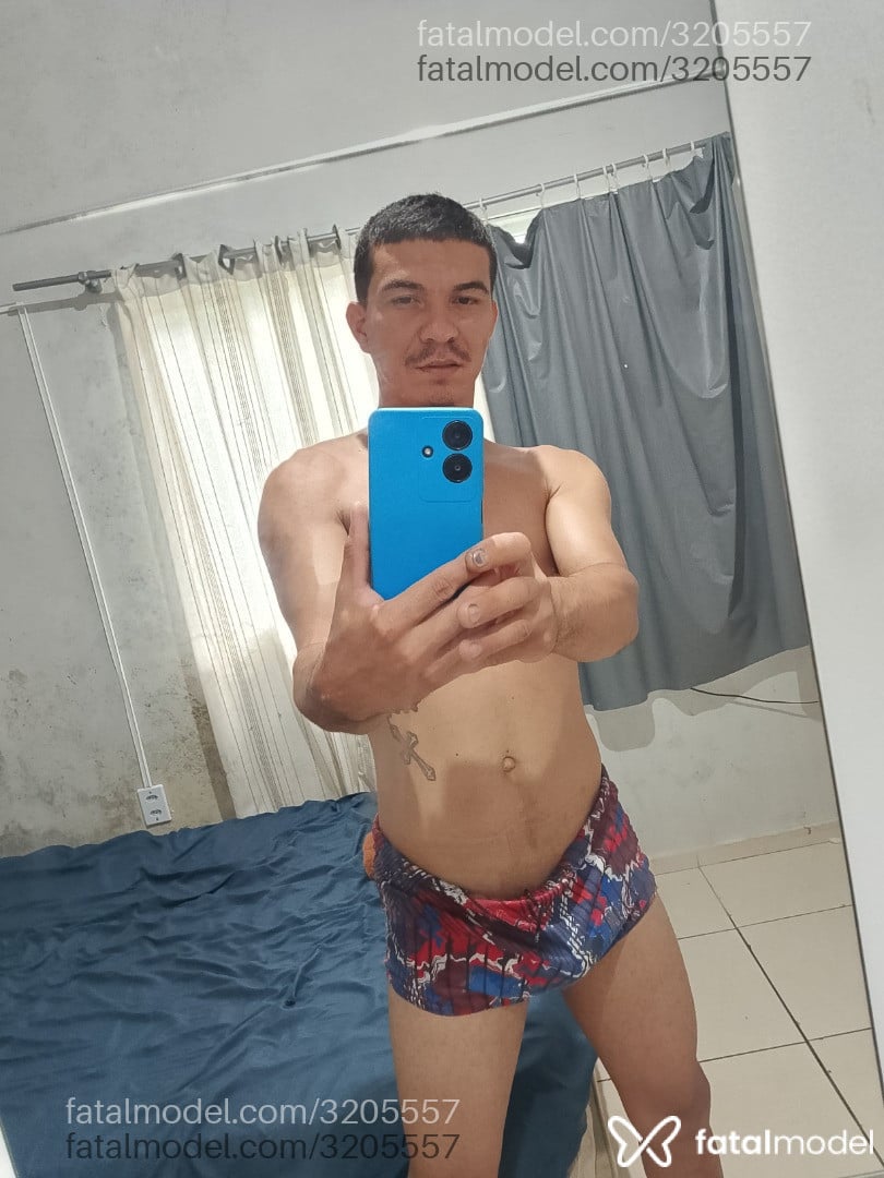 Acompanhante homem com cabelo castanho de olhos castanhos em Joinville - Rodrigo