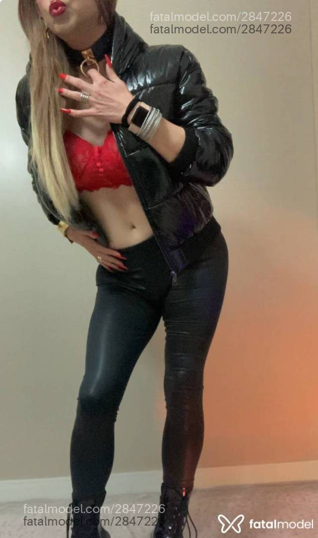 Acompanhante mulher trans loira (o) de olhos verdes em Curitiba - Gina Lust