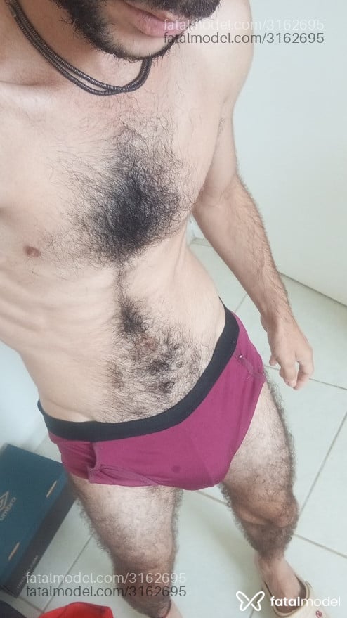 Acompanhante homem com cabelo castanho de olhos castanhos em Maringá - Alec