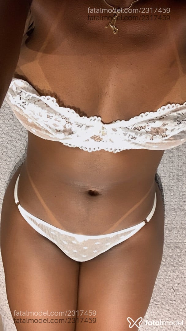 Acompanhante mulher com cabelo castanho de olhos pretos em São Paulo - Pretarara