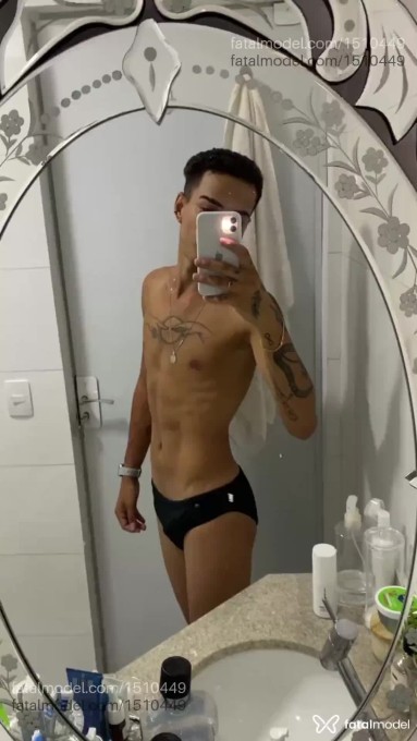 Acompanhante homem com cabelo castanho de olhos castanhos em Goiânia Acompanhante homem com cabelo castanho de olhos castanhos em Goiânia - Biel