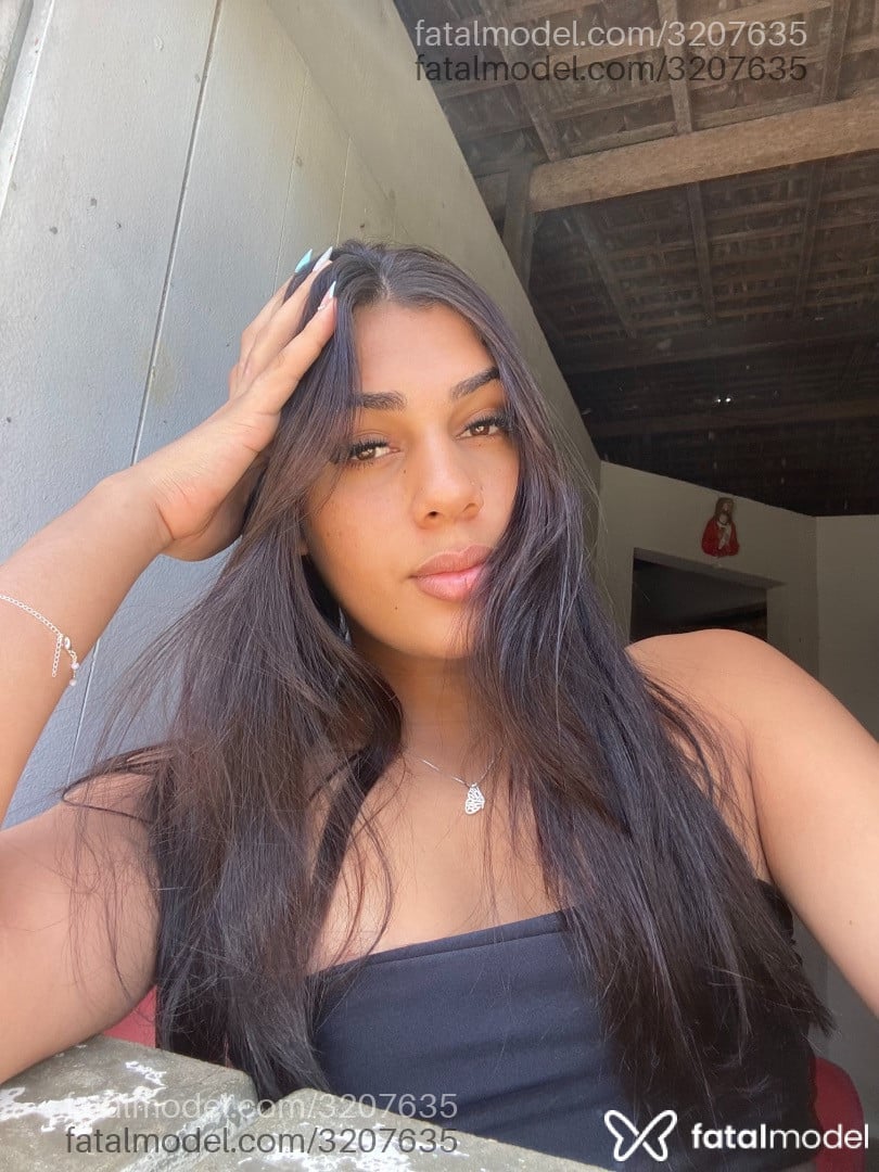 Acompanhante mulher trans com cabelo castanho de olhos castanhos - Jujuh Acompanhante mulher trans com cabelo castanho de olhos castanhos - Jujuh