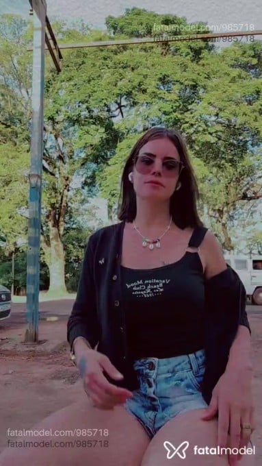 Acompanhante mulher com cabelo castanho de olhos mel em Itaí Acompanhante mulher com cabelo castanho de olhos mel em Itaí - Miia Ferraz