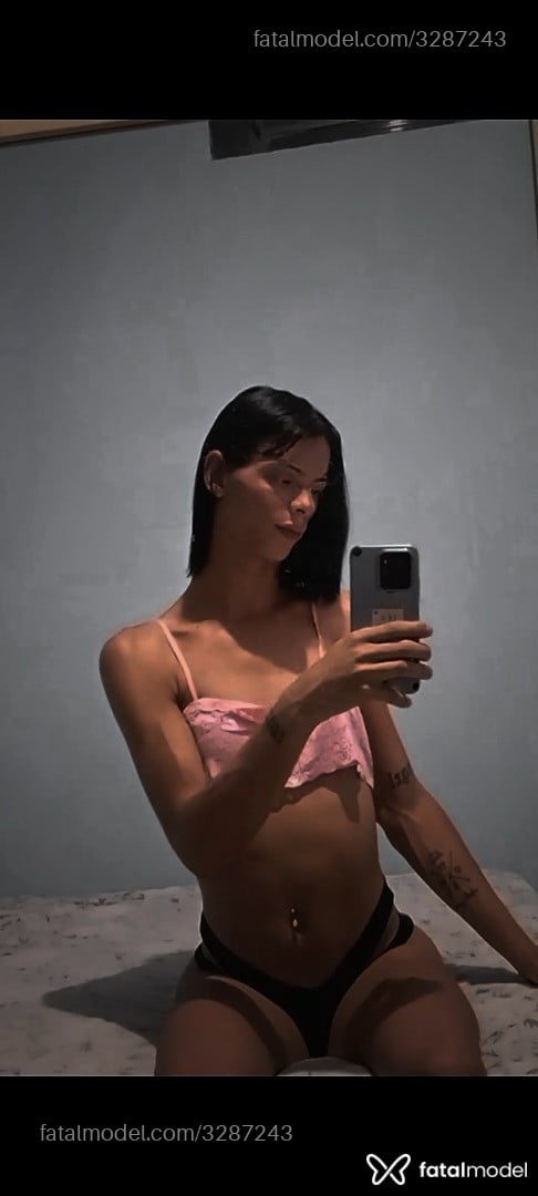 Acompanhante mulher trans morena (o) de olhos castanhos - Melissa Blanche Acompanhante mulher trans morena (o) de olhos castanhos - Melissa Blanche