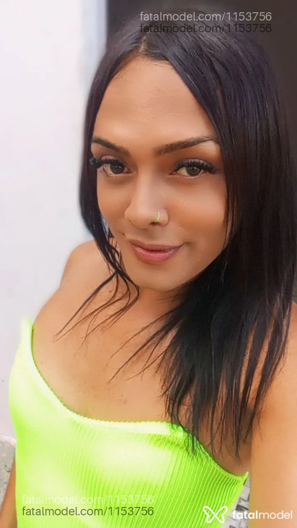 Acompanhante travesti morena (o) de olhos castanhos em Cedro - Ellem