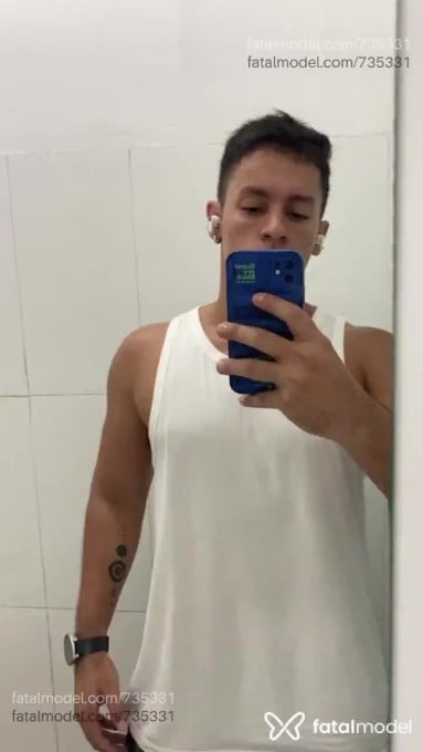Acompanhante homem com cabelo castanho de olhos castanhos em São Paulo - Ghee