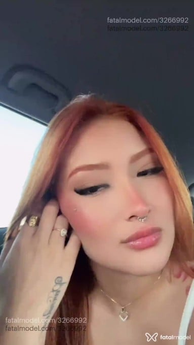 Acompanhante mulher ruiva (o) de olhos castanhos - Aurora Ruby