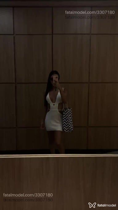 Acompanhante mulher trans com cabelo castanho de olhos castanhos em Virtual - Valentina Cruz