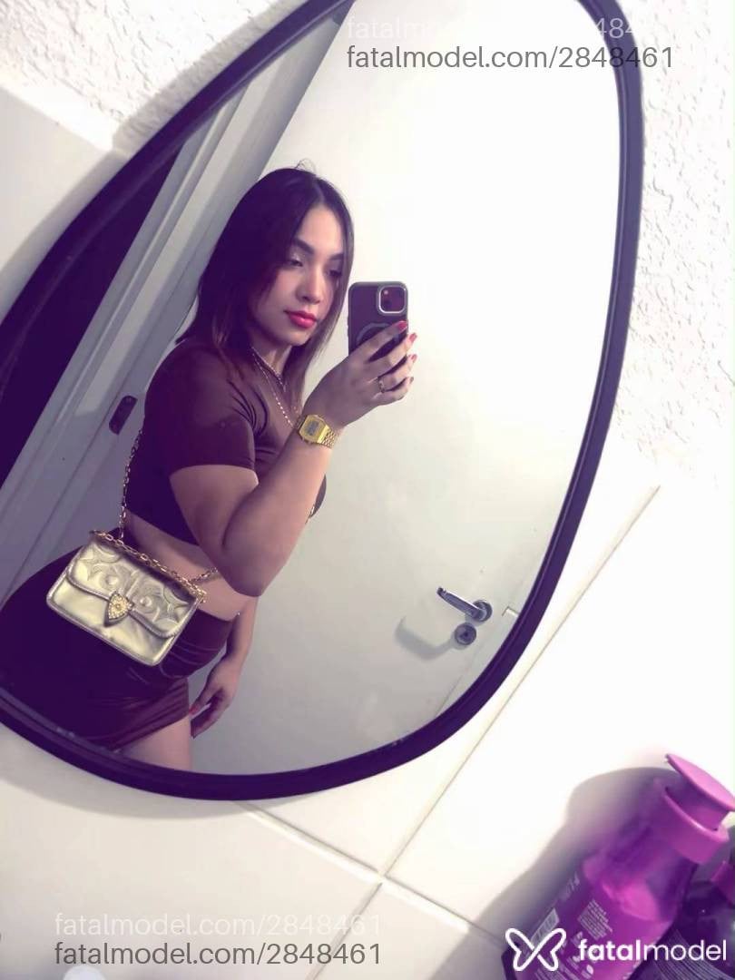 Acompanhante mulher com cabelo castanho de olhos castanhos - Luara