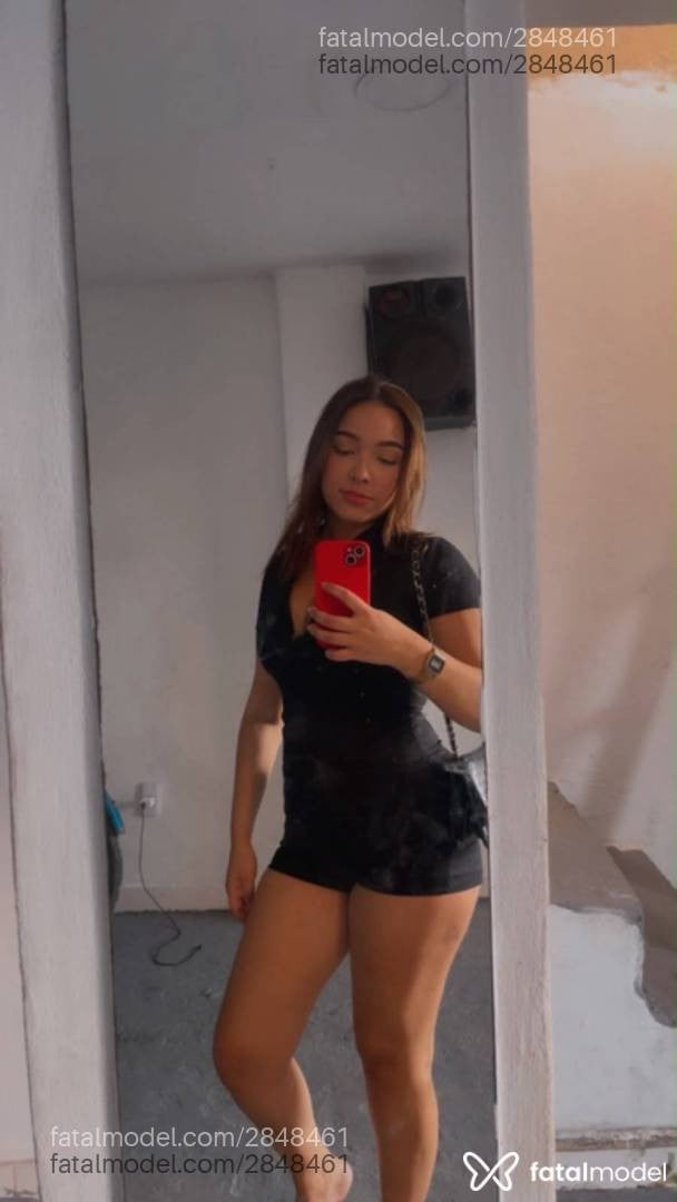 Acompanhante mulher com cabelo castanho de olhos castanhos - Luara