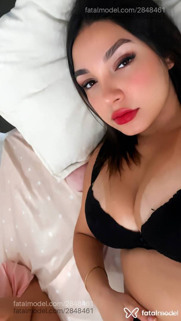 Acompanhante mulher com cabelo castanho de olhos castanhos - Luara