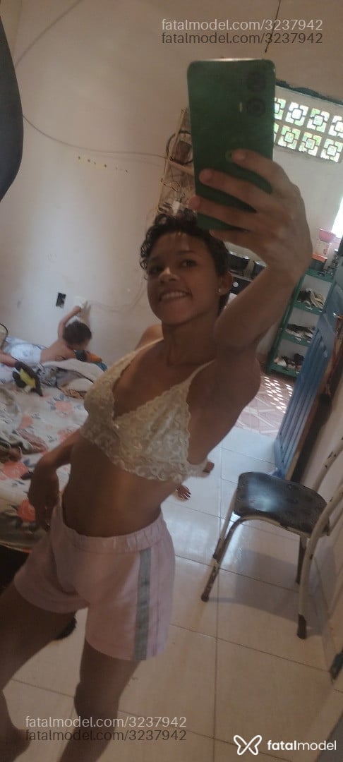 Acompanhante mulher morena (o) de olhos pretos em Guarapari - Lendária