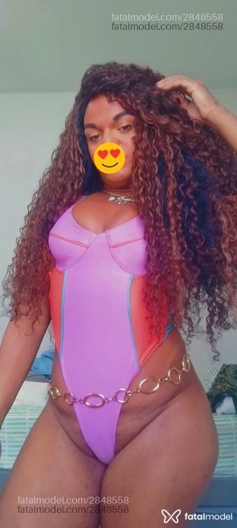 Acompanhante mulher trans morena (o) de olhos castanhos - Rubi Araújo Bahia