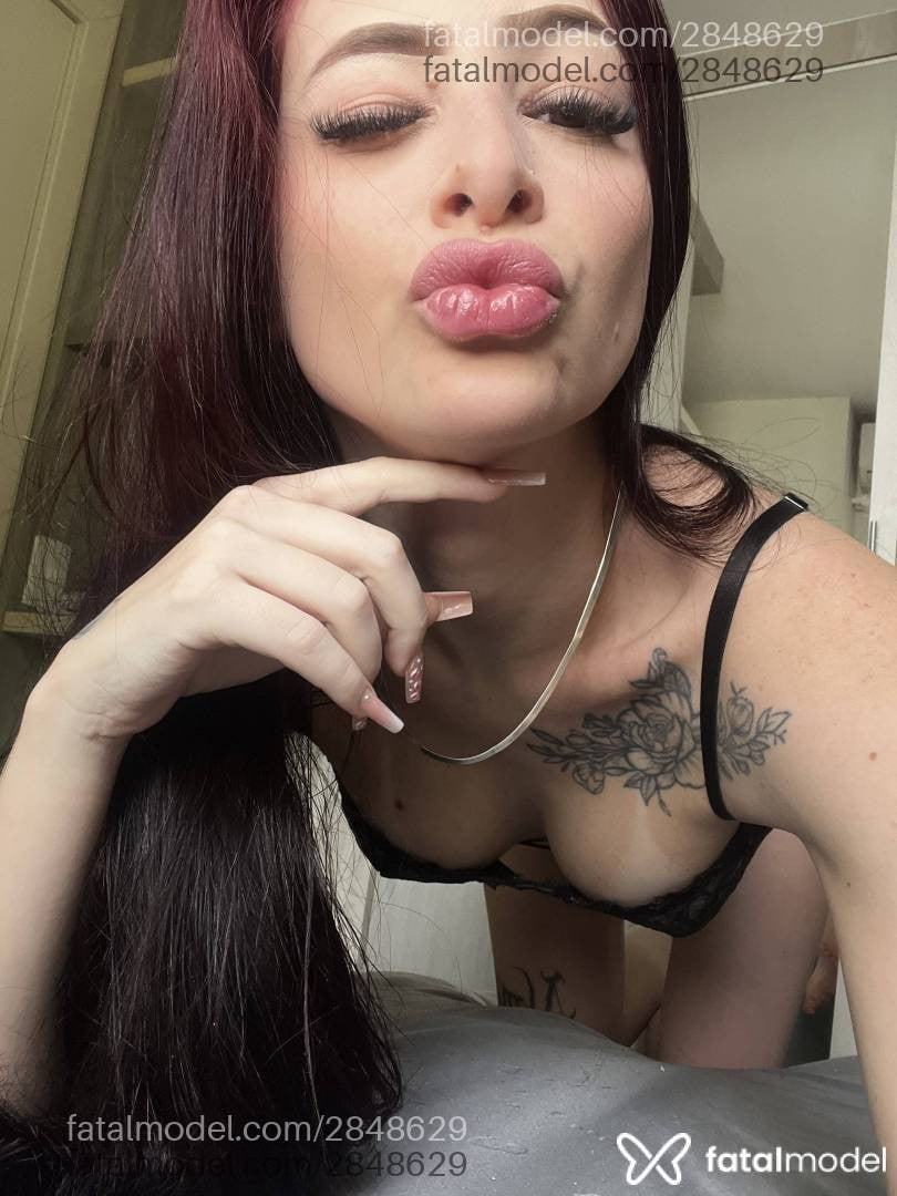 Acompanhante mulher com cabelo castanho de olhos castanhos - Gabi Santos