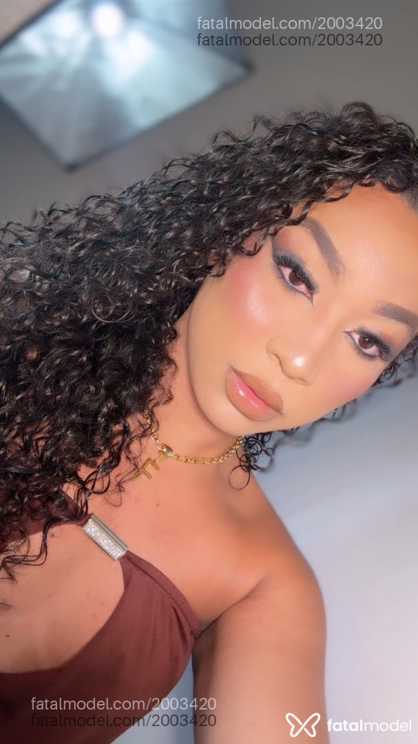 Acompanhante mulher trans morena (o) de olhos castanhos em Várzea Grande Acompanhante mulher trans morena (o) de olhos castanhos em Várzea Grande - Fernanda Silva