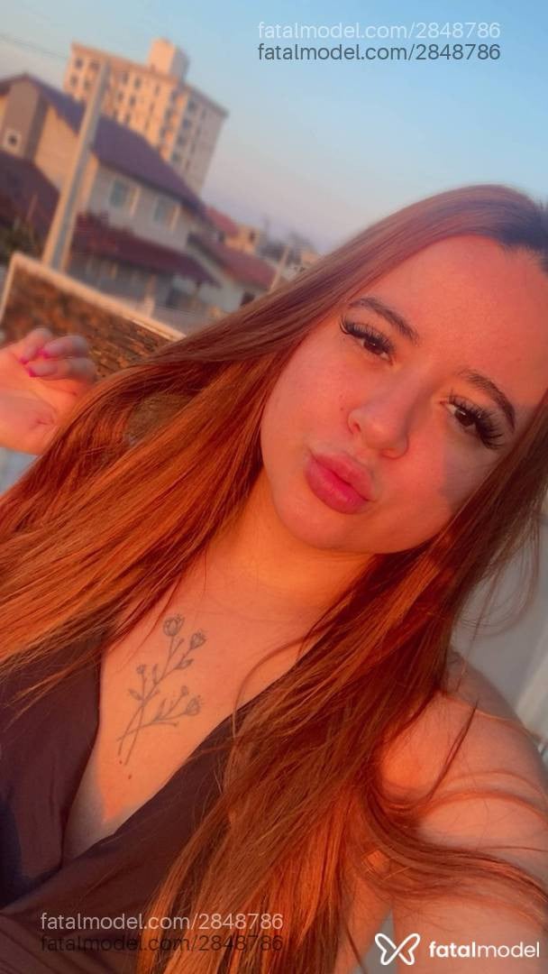 Acompanhante mulher ruiva (o) de olhos mel - Bruna Muniz