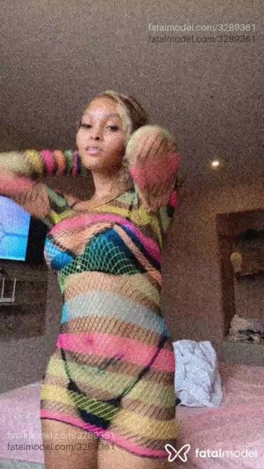 Acompanhante mulher trans morena (o) de olhos castanhos em Barra de São Francisco - Jade
