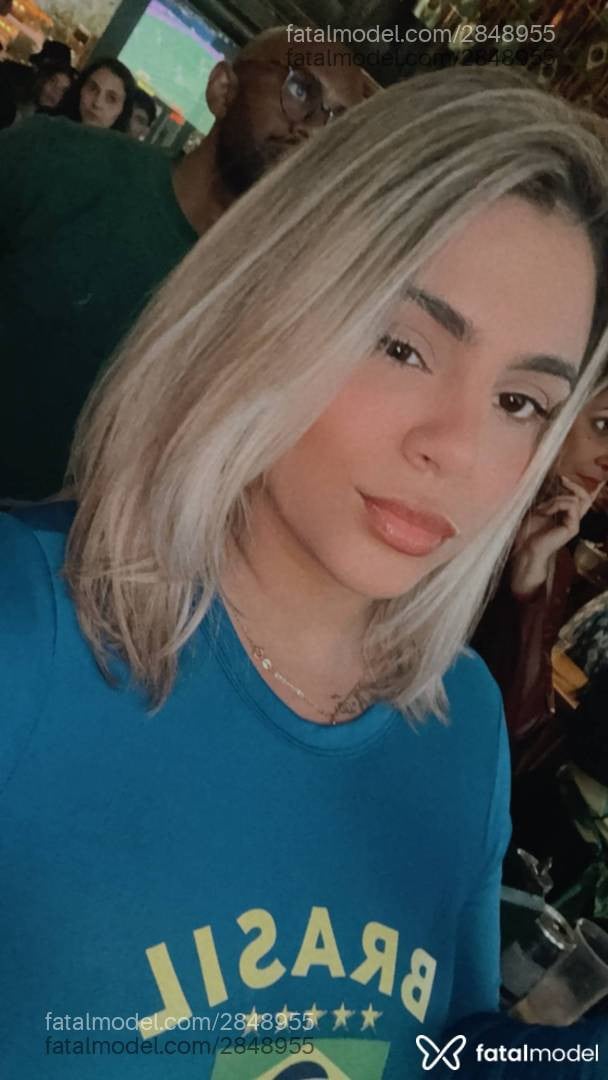 Acompanhante mulher loira (o) de olhos castanhos em Nova Mutum - Anny Beatriz