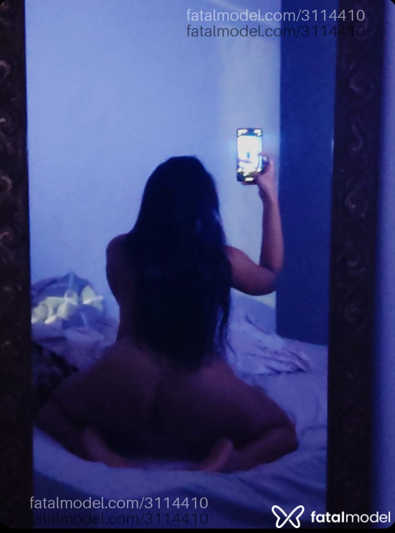 Acompanhante mulher morena (o) de olhos castanhos em Virtual - Perotti