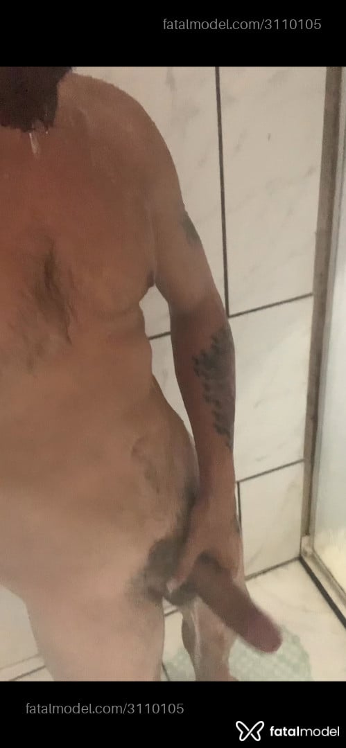Acompanhante homem com cabelo grisalho de olhos castanhos em Balneário Camboriú - Griza
