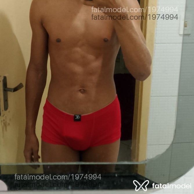 Acompanhante homem morena (o) de olhos castanhos em Teresina - Vitorio