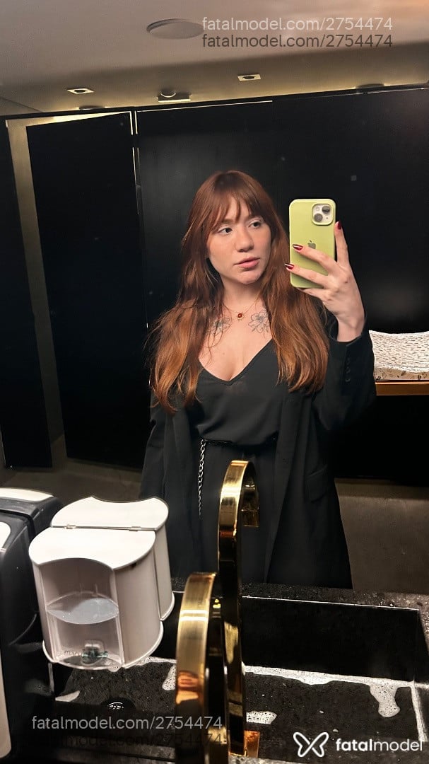 Acompanhante mulher ruiva (o) de olhos castanhos em Curitiba - Isa Schulz