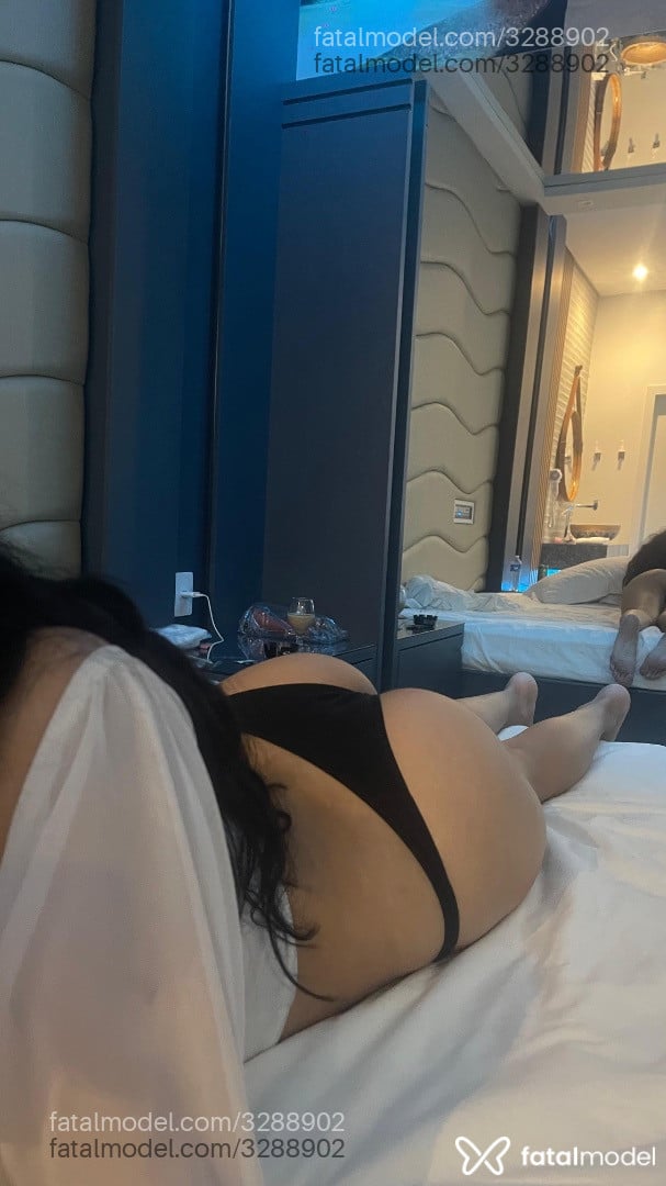 Acompanhante mulher com cabelo castanho de olhos mel em Araranguá - Cristina Bragança