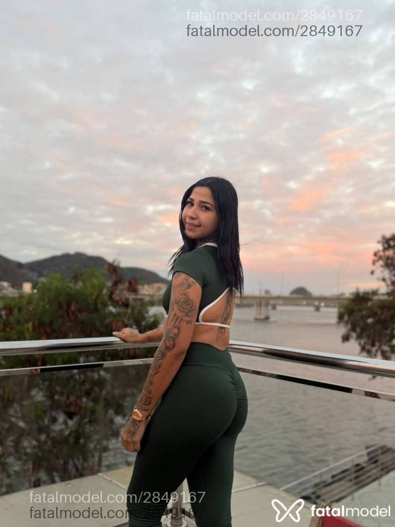 Acompanhante mulher morena (o) de olhos castanhos - Julinha