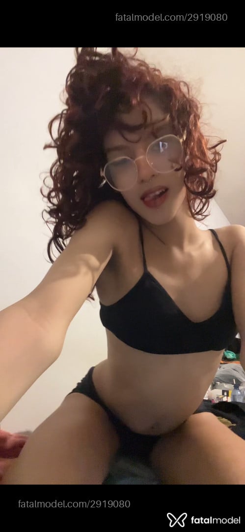 Acompanhante mulher trans ruiva (o) de olhos azuis em Brasília - Emanuz