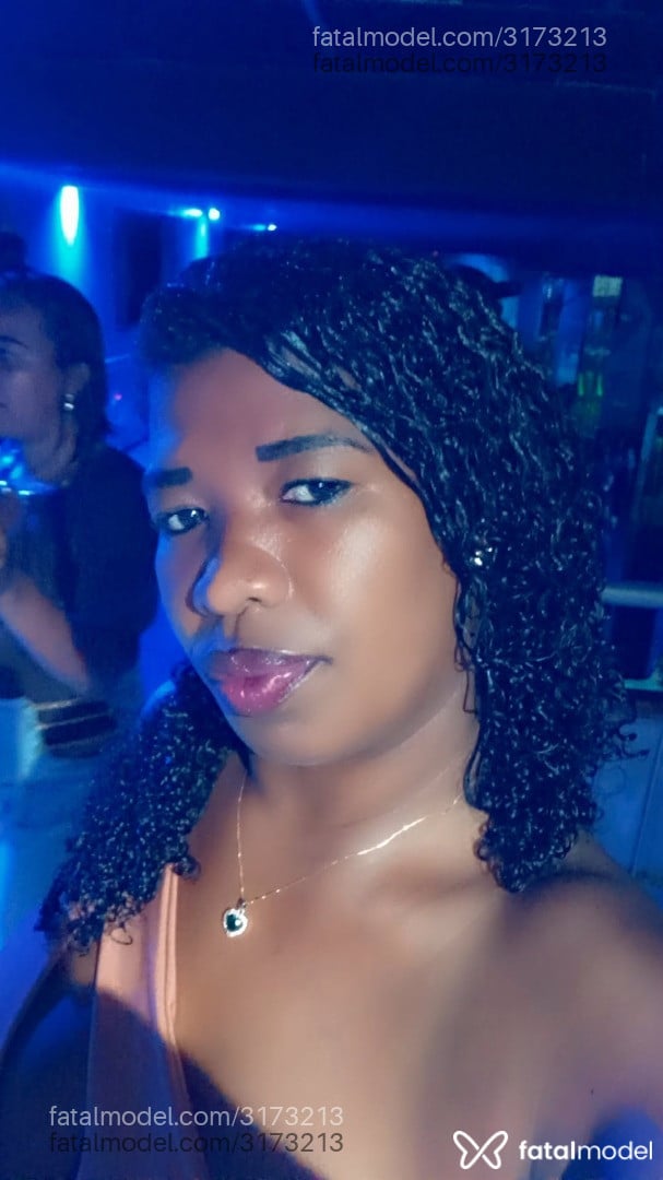 Acompanhante mulher com cabelo castanho de olhos castanhos em Bambuí - BIBIPERIGOSA