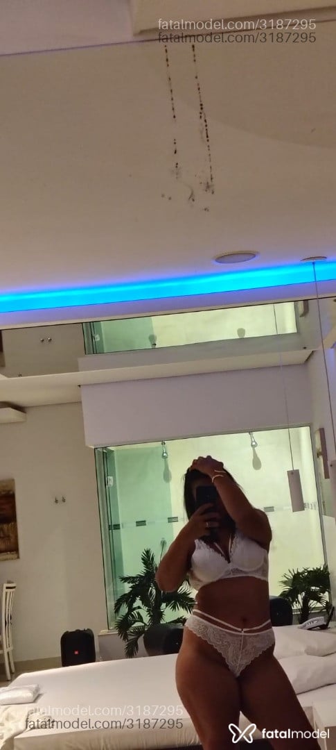 Acompanhante mulher com cabelo castanho de olhos pretos em Campinas - Kellen