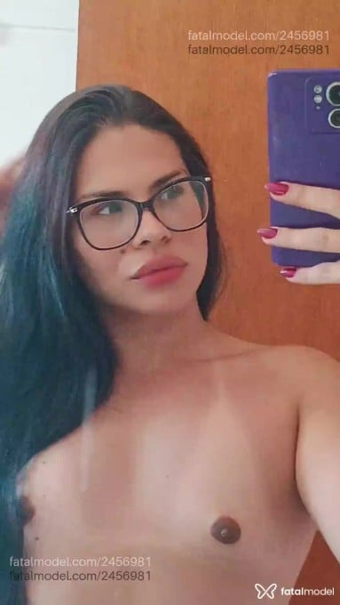 Acompanhante mulher trans morena (o) de olhos castanhos em São Vicente - Lara Mattos