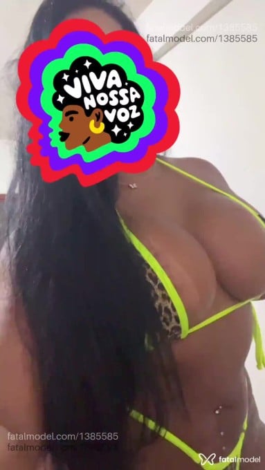 Acompanhante mulher com cabelo castanho de olhos castanhos - Leona