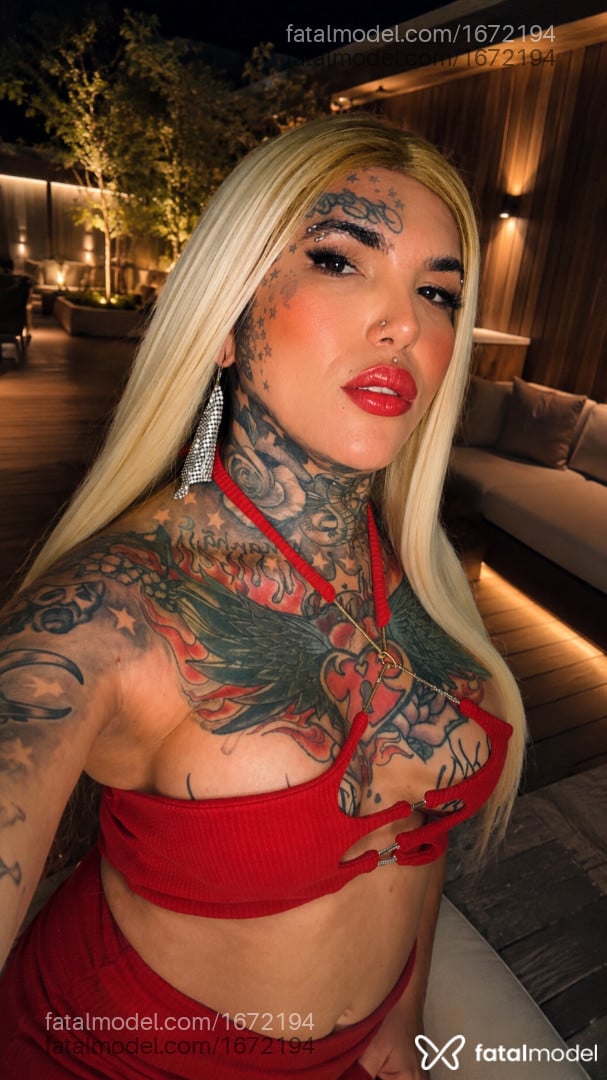 Acompanhante mulher trans loira (o) de olhos castanhos em Virtual - Scarlet