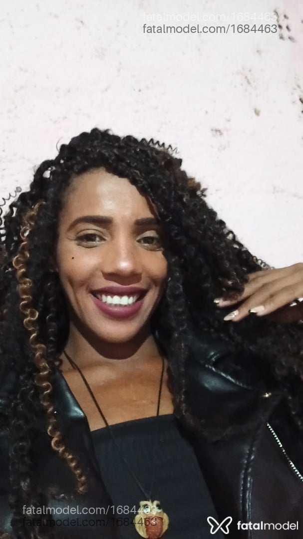 Acompanhante mulher com cabelo castanho de olhos mel em Florianópolis - Dãndárïnhä