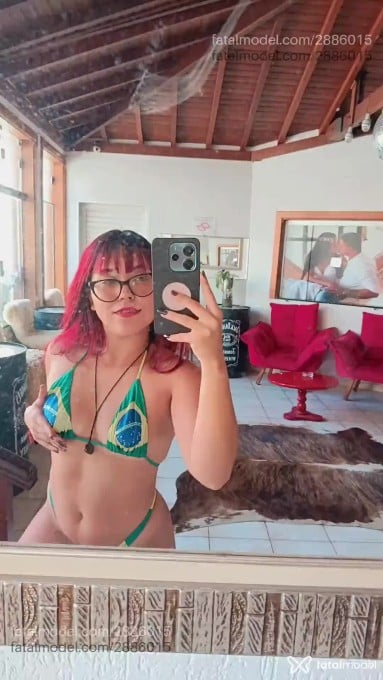 Acompanhante mulher ruiva (o) de olhos castanhos em Franca Acompanhante mulher ruiva (o) de olhos castanhos em Franca - Velminha