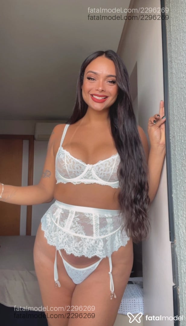 Acompanhante mulher trans morena (o) de olhos mel em Goiânia Acompanhante mulher trans morena (o) de olhos mel em Goiânia - Erica Lima
