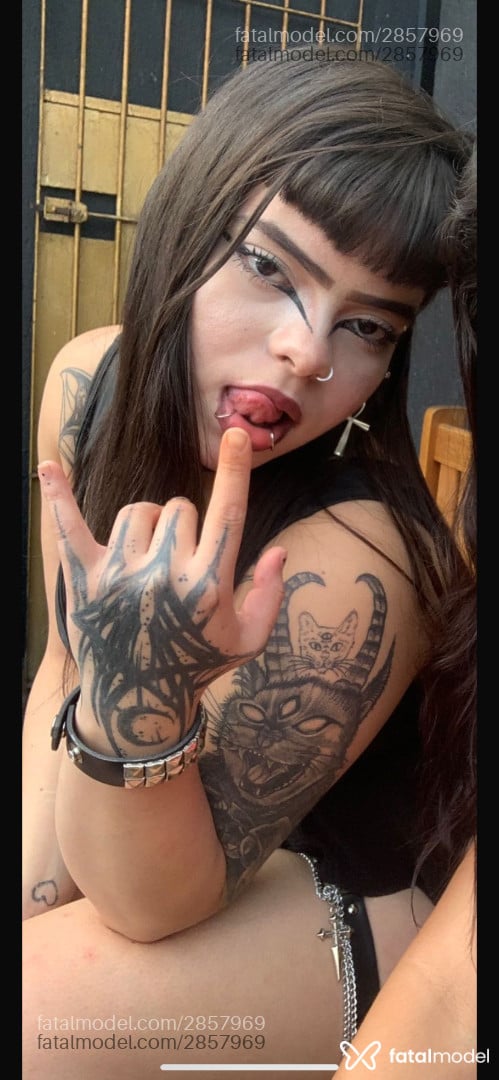 Acompanhante mulher com cabelo castanho de olhos castanhos em Guarulhos Acompanhante mulher com cabelo castanho de olhos castanhos em Guarulhos - Ravena