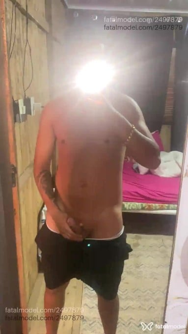 Acompanhante homem morena (o) de olhos castanhos em Porto Alegre - Magrinhord