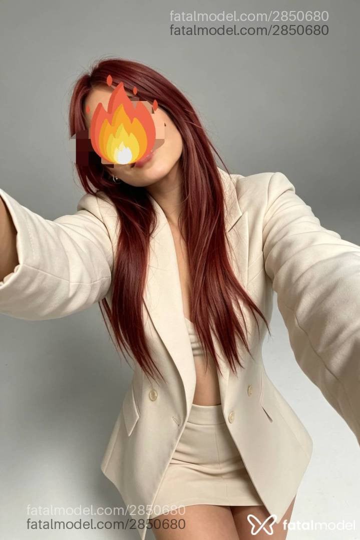 Acompanhante mulher ruiva (o) de olhos castanhos - Vitória Marques