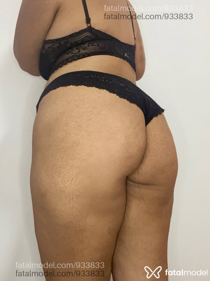 Acompanhante mulher morena (o) de olhos castanhos em Itumbiara Acompanhante mulher morena (o) de olhos castanhos em Itumbiara - Larissa Morais
