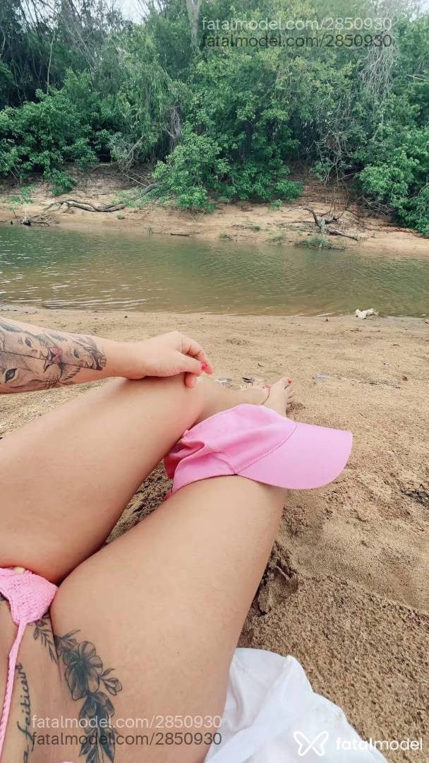 Acompanhante mulher morena (o) de olhos castanhos - Penélope