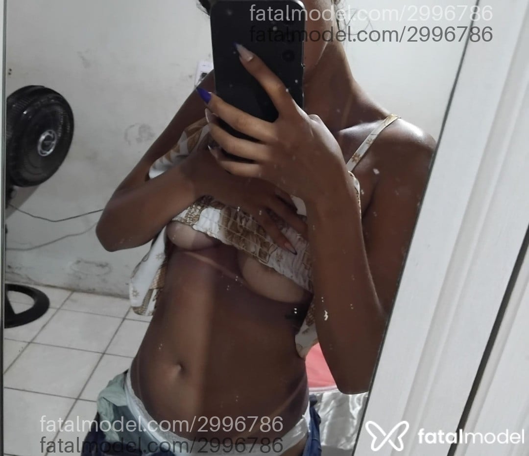 Acompanhante mulher com cabelo castanho de olhos castanhos - Isabela